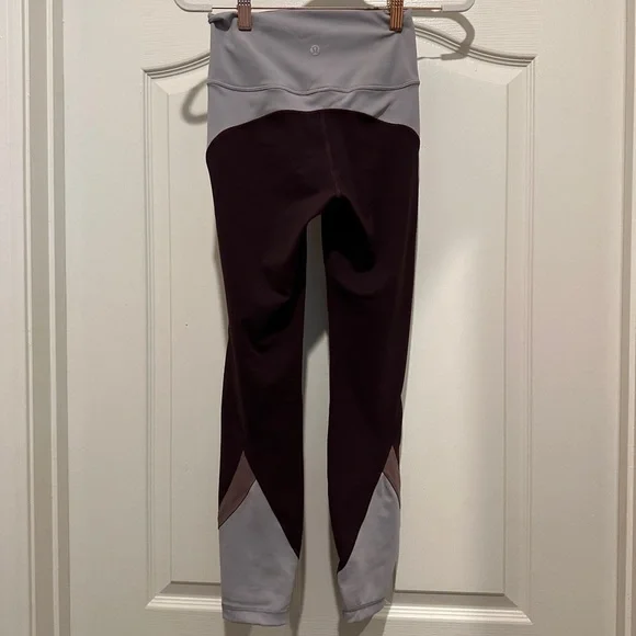 Lululemon In Movement Blocked Tight in Plum Shadow Everlux 25” - Picture 8 of 11